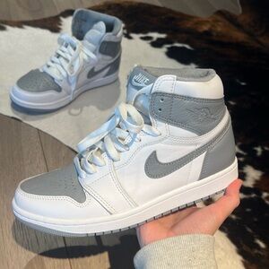 Nike Air Jordan 1 Mid Light Smoke Grey 7.5 W